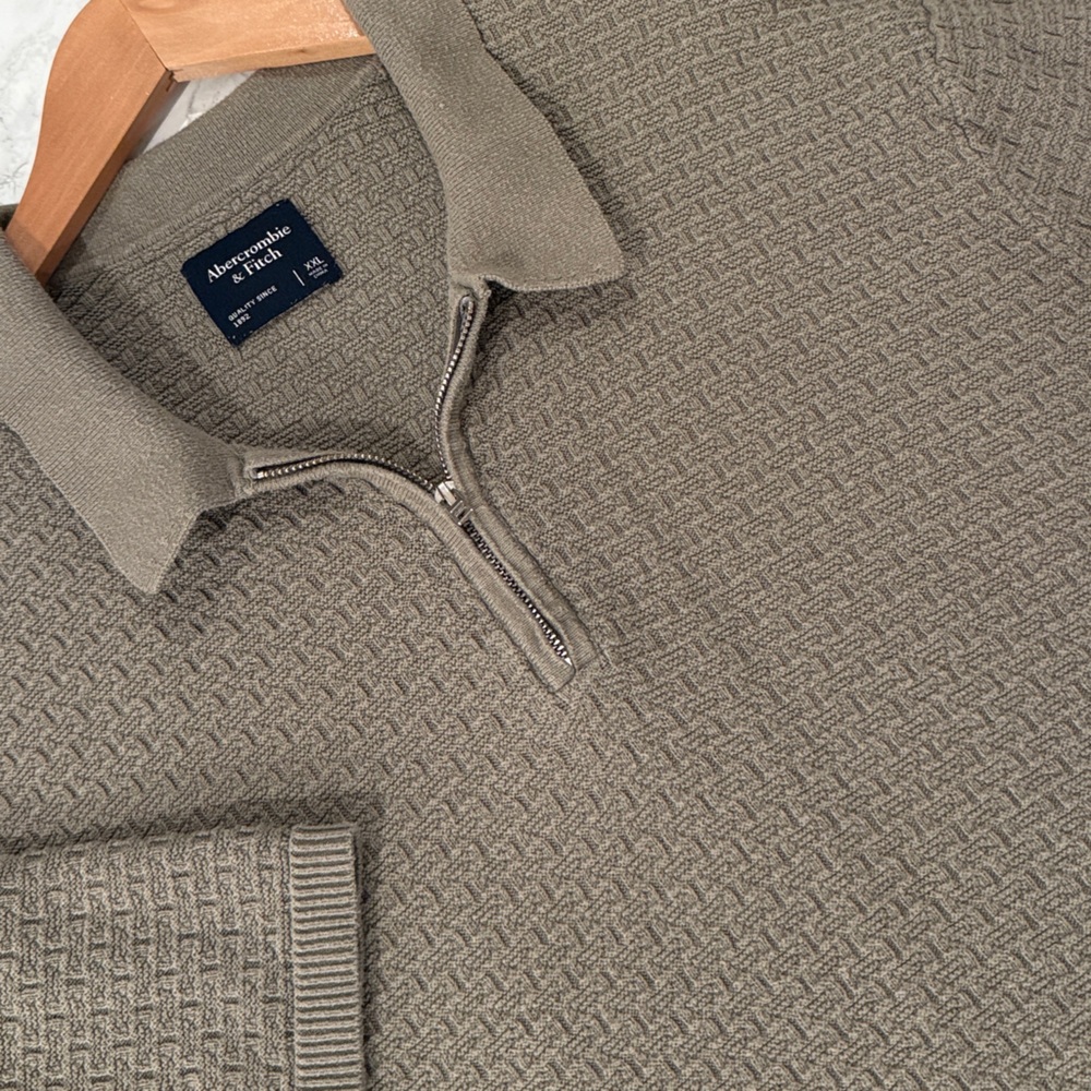 Abercrombie & Fitch Men’s Textured Zip Polo – Light Olive Green – Size XXL